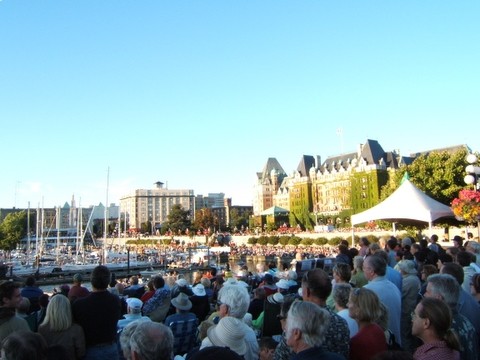Lots of people at the Empress too.